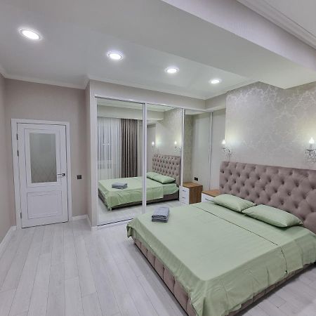 Grand Excelent New Ultra Central Apartments คีชีเนา ภายนอก รูปภาพ