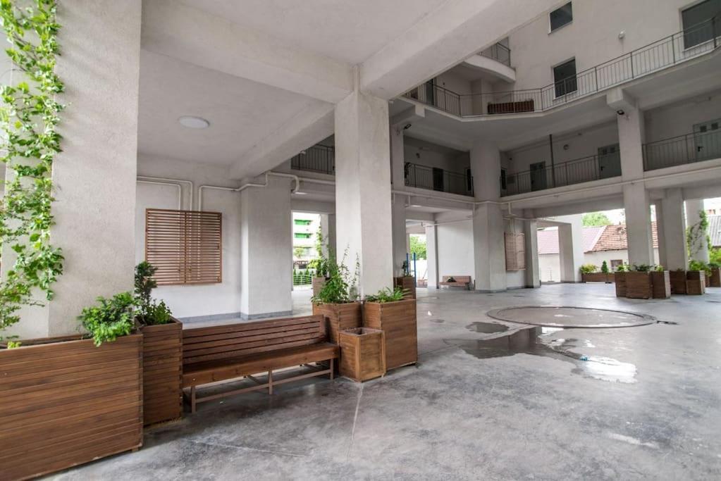 Grand Excelent New Ultra Central Apartments คีชีเนา ภายนอก รูปภาพ