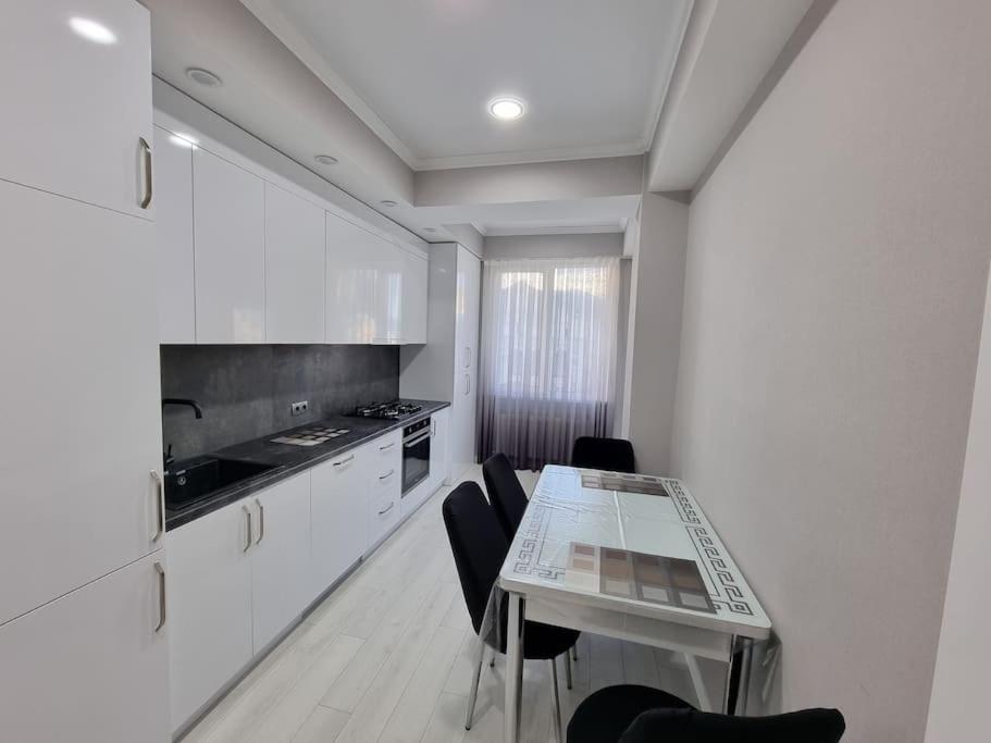 Grand Excelent New Ultra Central Apartments คีชีเนา ภายนอก รูปภาพ